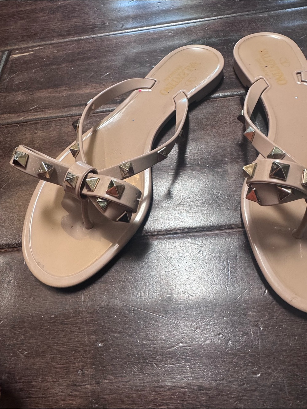 Authentic Valentino Nude T-Strap Women's Sandals - Picture 3 of 5